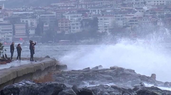 İstanbul için 'sarı' kodlu uyarı: Kuvvetli lodos geliyor