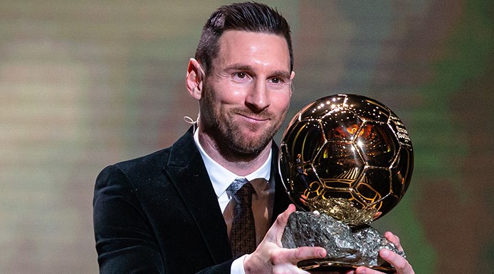 2021 Ballon d'Or ödülünü Lionel Messi kazandı