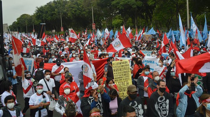 Peru halkı sağcı gruplara tepkili