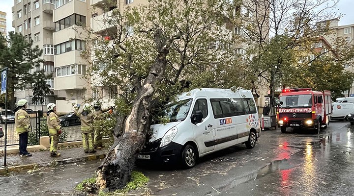 AFAD, İstanbul'daki fırtınanın bilançosunu açıkladı: 4 ölü, 46 yaralı