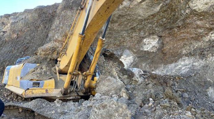 Açık maden ocağında iş cinayeti: Göçük altında kalan işçi hayatını kaybetti