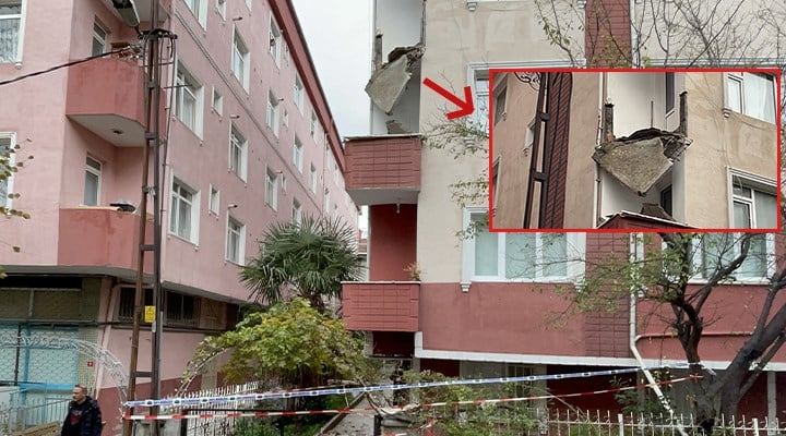Güngören'de bir binanın balkonu çöktü: Bina boşaltıldı