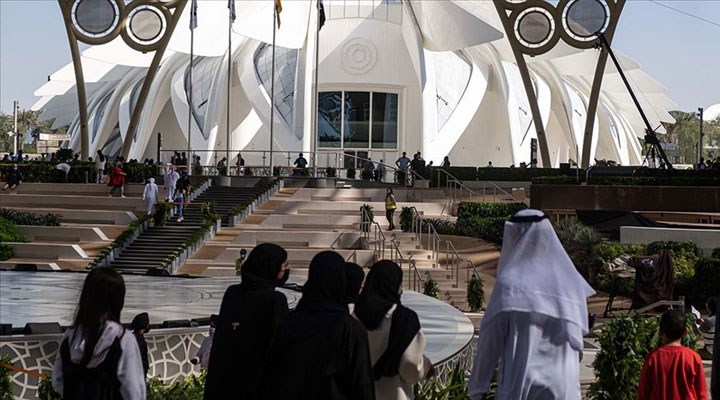 Birleşik Arap Emirlikleri hafta sonu tatil günlerini değiştiriyor