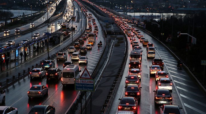 İstanbul'da trafik yoğunluğu yüzde 81'i gördü