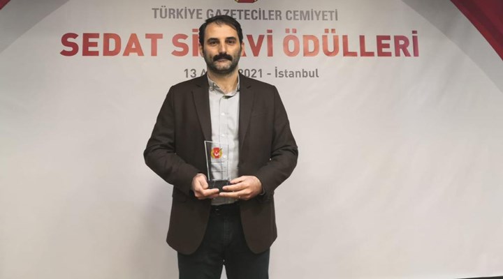 Sedat Simavi ödülleri sahiplerini buldu: Gültekin, ödülünü dürüstlükten yana olan gençlere adadı