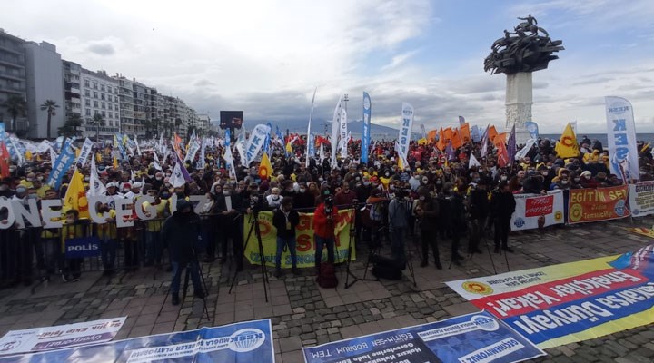 "Geçinemiyoruz" diyen kamu emekçilerinden İzmir'de miting