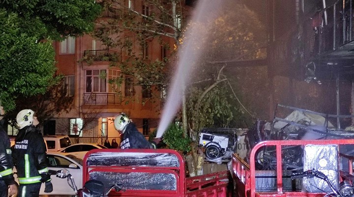 Antalya’da yangın: 250’nin üzerinde motosiklet küle döndü