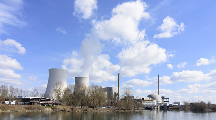 Almanya'da üç nükleer enerji santrali daha kapatılıyor