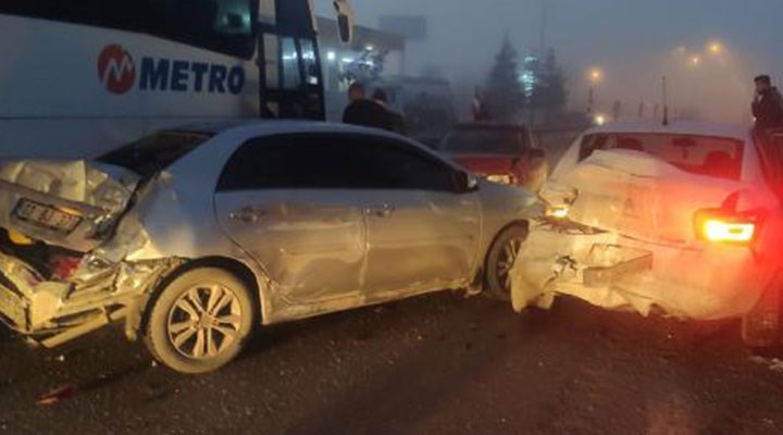 Afyon'da 20 aracın karıştığı zincirleme kaza: 31 yaralı