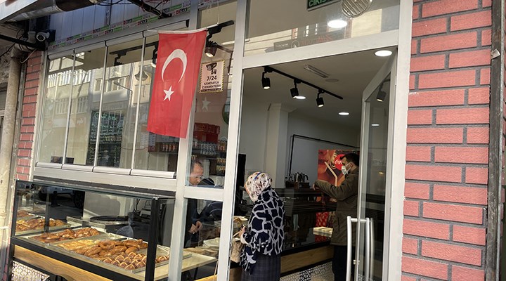 İş yerinden Türk bayrağını indirmeye çalışan kadın gözaltına alındı