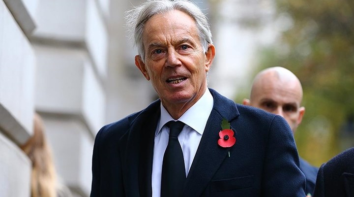 İngiltere'de yüzbinlerce kişi Tony Blair'ın 'şövalyelik unvanı'nın iptalini istiyor