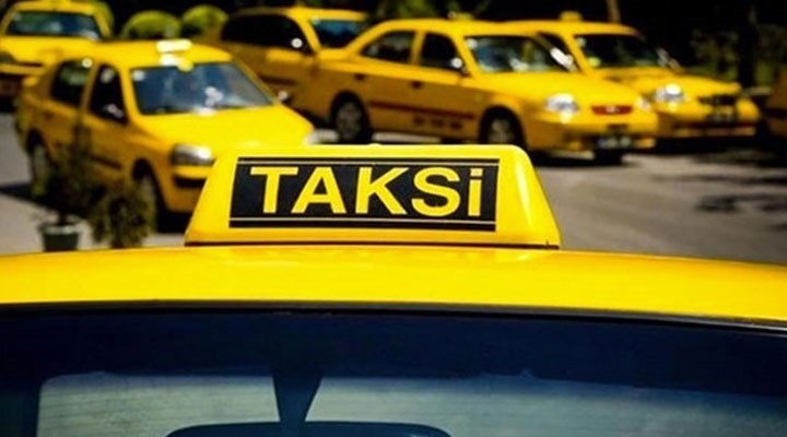 İstanbul’da 750 minibüsün taksiye dönüştürülmesine ilişkin yürütmeyi durdurma kararı kaldırıldı