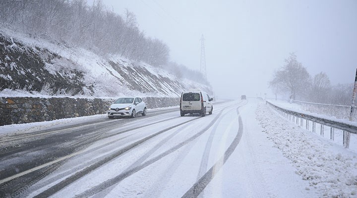 Edirne ve Kırklareli'nde kar yağışı