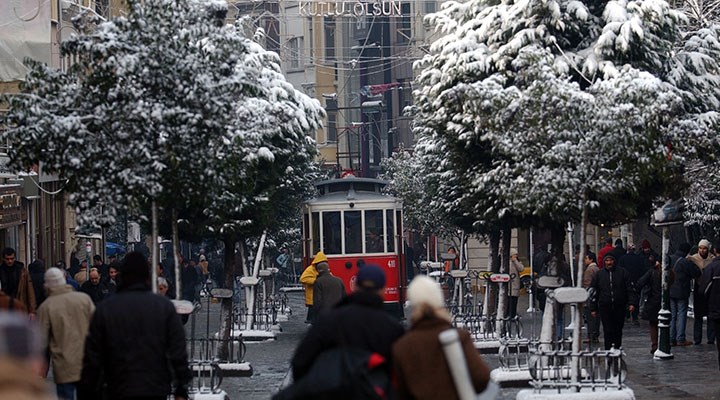 Meteoroloji duyurdu: İstanbul'a yeniden kar geliyor