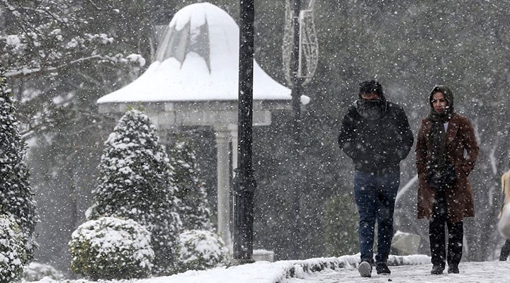 AKOM'dan İstanbul için kar uyarısı: 4-5 gün sürecek