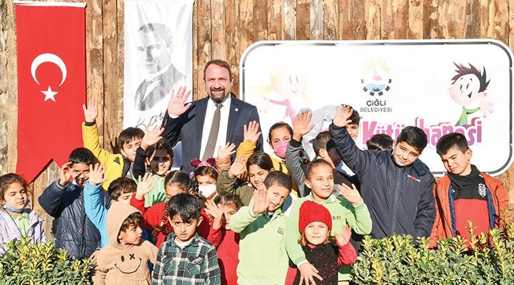 Çiğli Belediyesi ilk oyuncak kütüphanesini törenle açtı