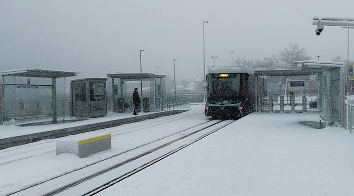 İstanbul Valisi: Kar yağışı 3 gün sürecek
