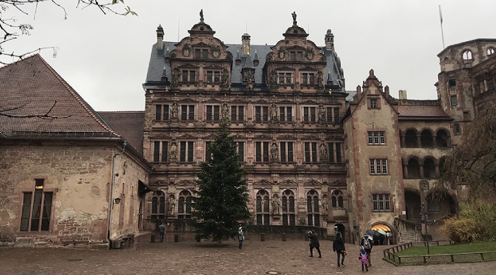 Almanya’da üniversitede silahlı saldırı: Çok sayıda yaralı var