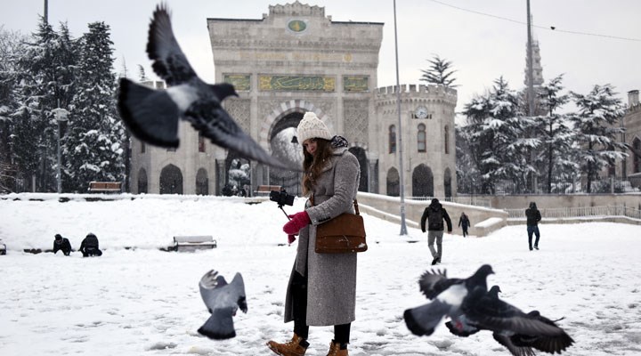 İstanbul'daki bazı üniversitelerde kar yağışı nedeniyle sınavlar ertelendi
