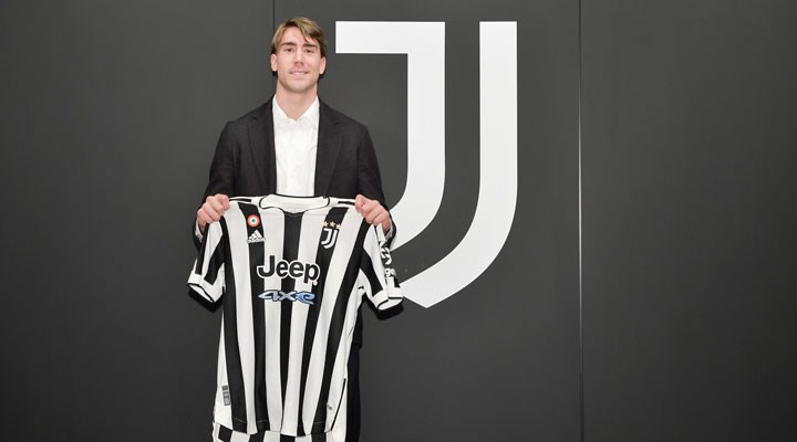 Juventus, Dusan Vlahovic'i transfer etti