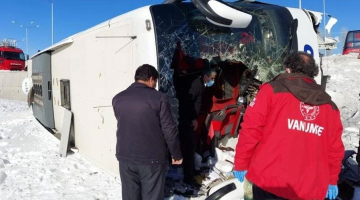 Van’da otobüs devrildi: 2’si ağır, 9 yaralı