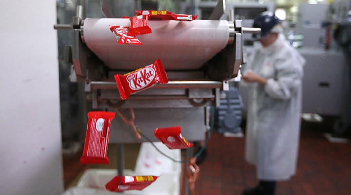 Nestle, içinden cam parçaları çıkan çikolataları piyasadan çekti