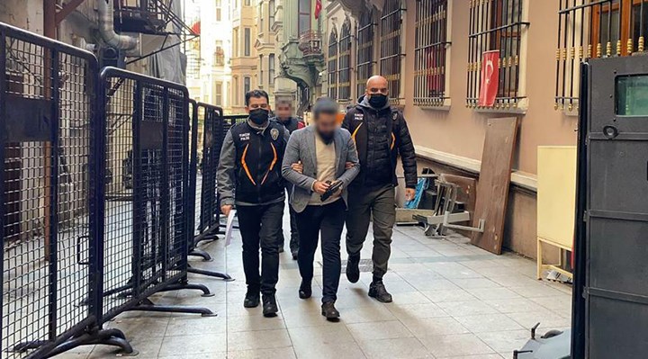 Atatürk'e hakaret eden turist rehberi serbest bırakıldı