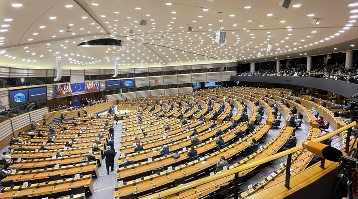 Avrupa Parlamentosu Ukrayna’ya 1.2 milyar avro yardımı onayladı