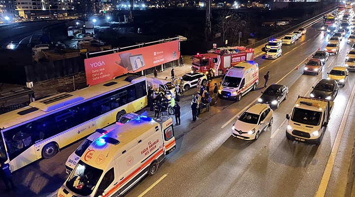 Kadıköy'de zincirleme kaza: 2 yaralı