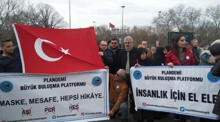 Aşı karşıtlarından İstanbul'da eylem: HES kodunu Bill Gates fonluyor...