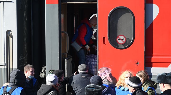 Donbas'tan tahliye edilen siviller, Rusya'nın 15 bölgesine yerleştirildi