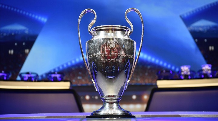 UEFA duyurdu: Şampiyonlar Ligi finali St. Petersburg yerine Paris'te oynanacak