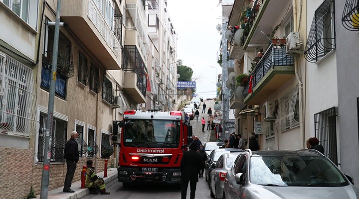 İzmir'de evde yangın: İki genç yaşamını yitirdi