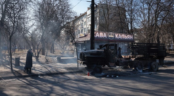 Savaşta 7. gün | Kiev'de tren istasyonu civarı füzeyle vuruldu