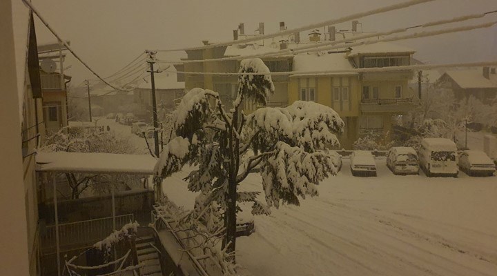 Isparta'da kar yağışı sonrası yine elektrikler kesildi