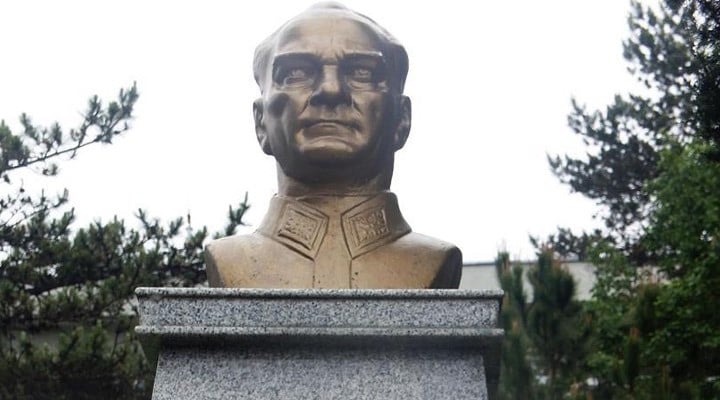 Atatürk heykelini çalıp hurdacıya satan belediye çalışanları tutuklandı