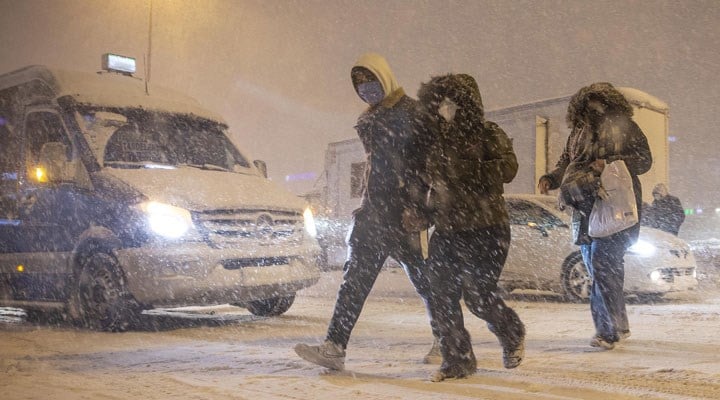 İstanbul'da yoğun kar yağışı etkisini sürdürüyor