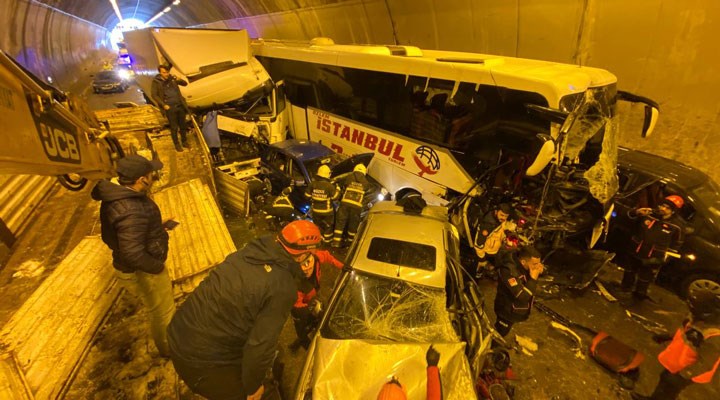 Bolu Dağı Tüneli'nde zincirleme trafik kazası: 2'si ağır 31 yaralı