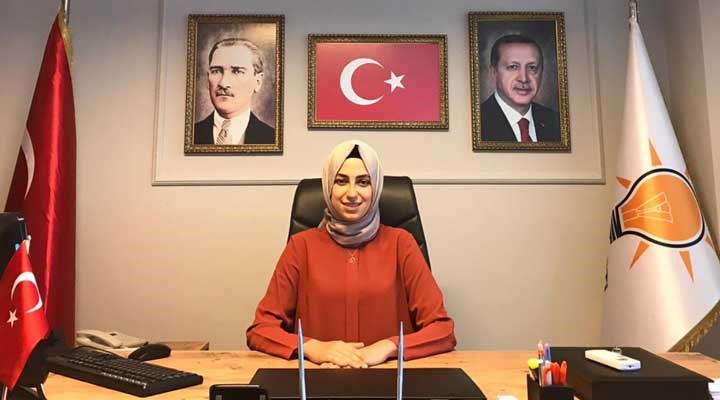 AKP’li İBB meclis üyesi partisinden istifa etti