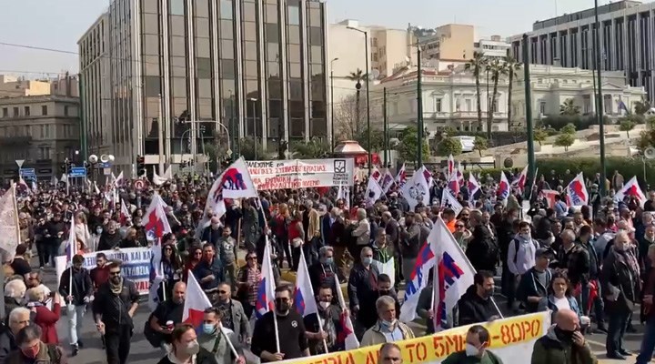 Yunanistan'da emekçiler 24 saatlik genel greve gitti