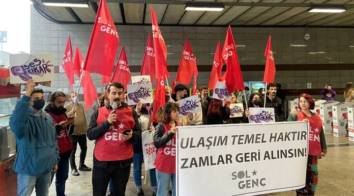 SOL Genç, İstanbul'daki ulaşım zammını protesto etti: Ulaşım temel haktır, zamlar geri alınsın!