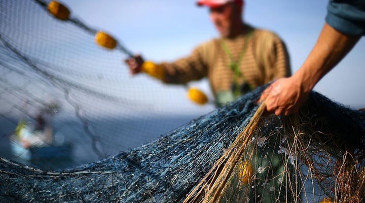 Balıkçı ağına 62 kilo esrar takıldı
