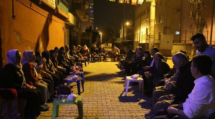 HDP, Cizre ilçe binası önünde 'Nöbet eylemi' başlattı