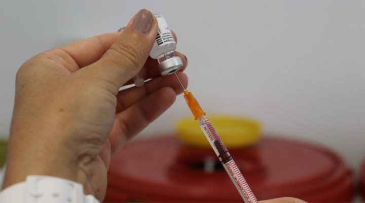 Covid-19 aşı şişesinin içinden sivrisinek çıktı: 764 bin 900 doz Moderna aşısı geri toplatıldı