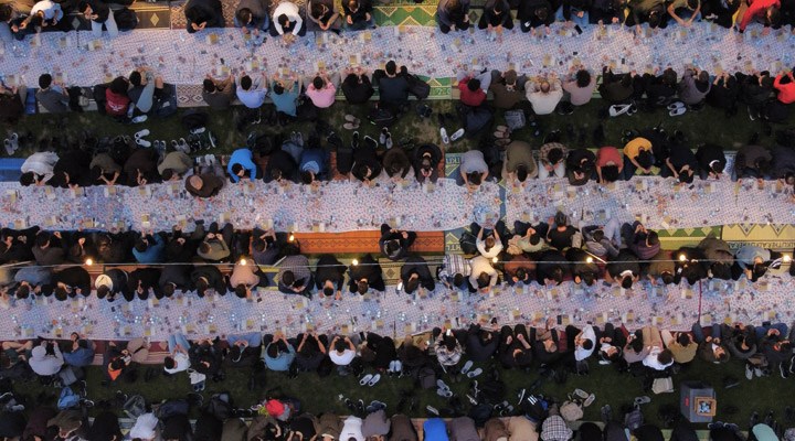 Boğaziçi Üniversitesi'nde AKP'li belediye destekli iftar