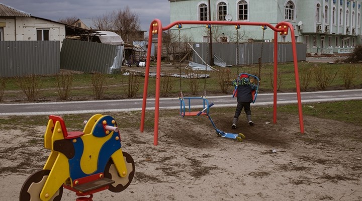Ukrayna: Rusya'nın saldırılarında 219 çocuk öldü