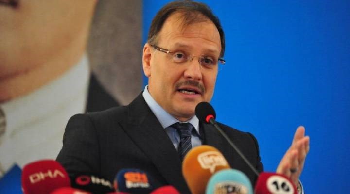 AKP'li Çavuşoğlu, İmamoğlu ve Özel'e hakaret etti