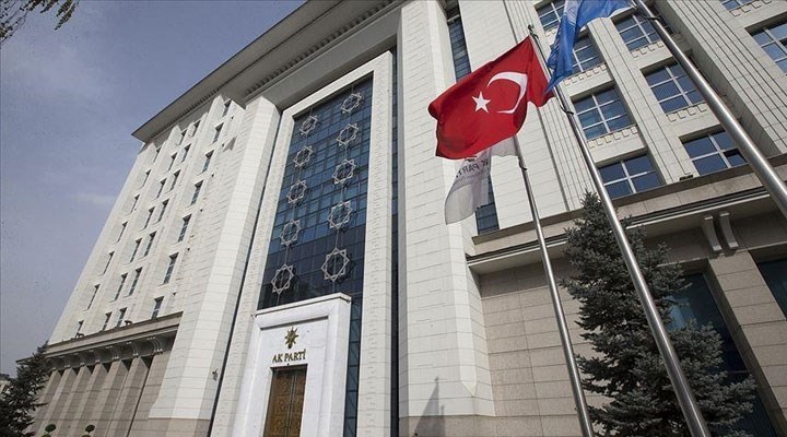 "AKP, 2 kritik yasa teklifi için toplanacak"