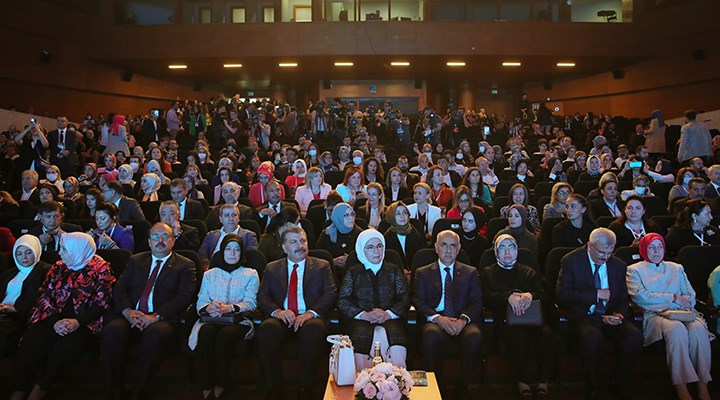 Emine Erdoğan ve Fahrettin Koca, hacamatçıların kongresine katıldı