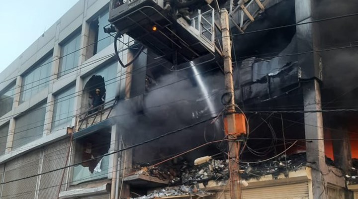 Hindistan’da bir binada yangın: 26 ölü, 30 yaralı